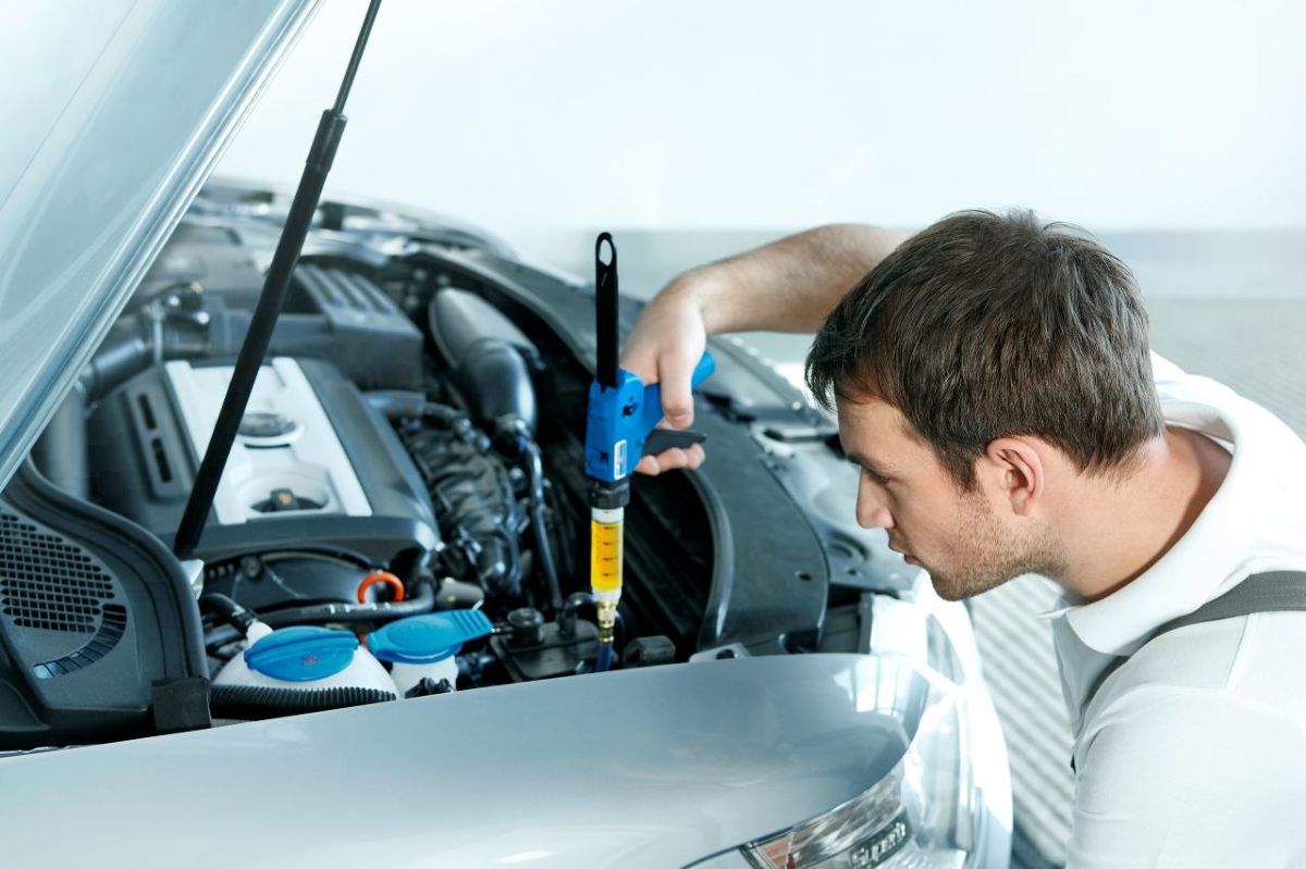 Care under the hood: regular maintenance of the engine and its components